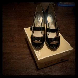 Women Peep toe shoes